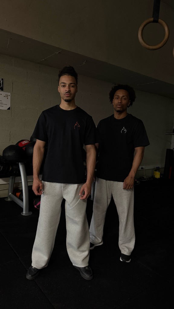 FIAMMA Tee - Preta / Logo Branco