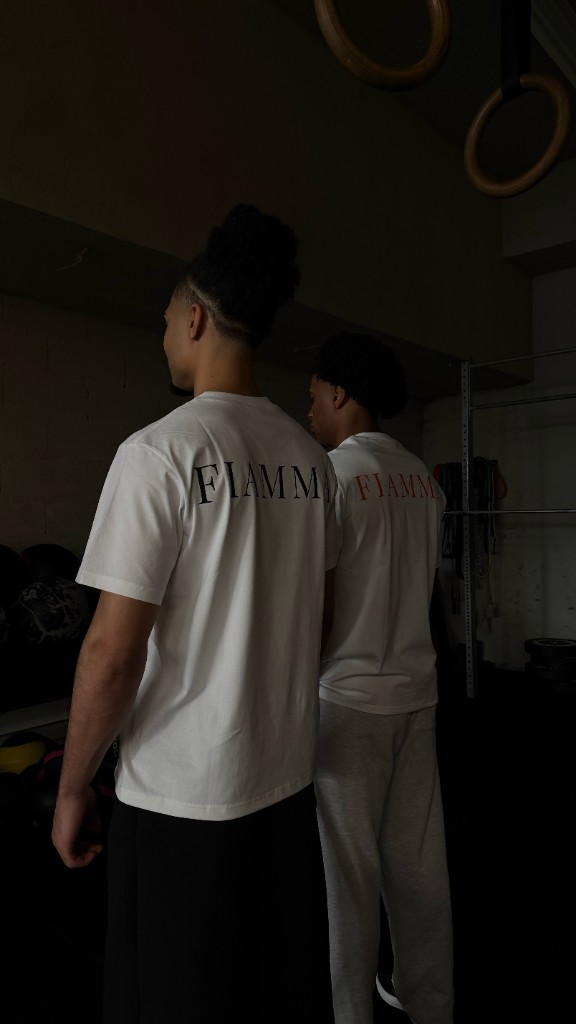 FIAMMA Tee - Branca / Logo Laranja