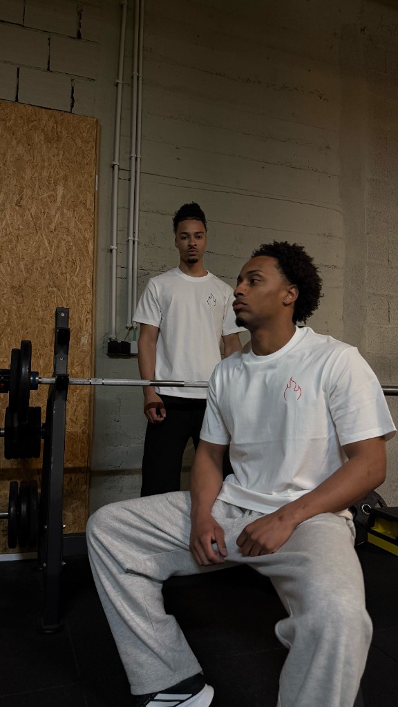 FIAMMA Tee - Branca / Logo Preto